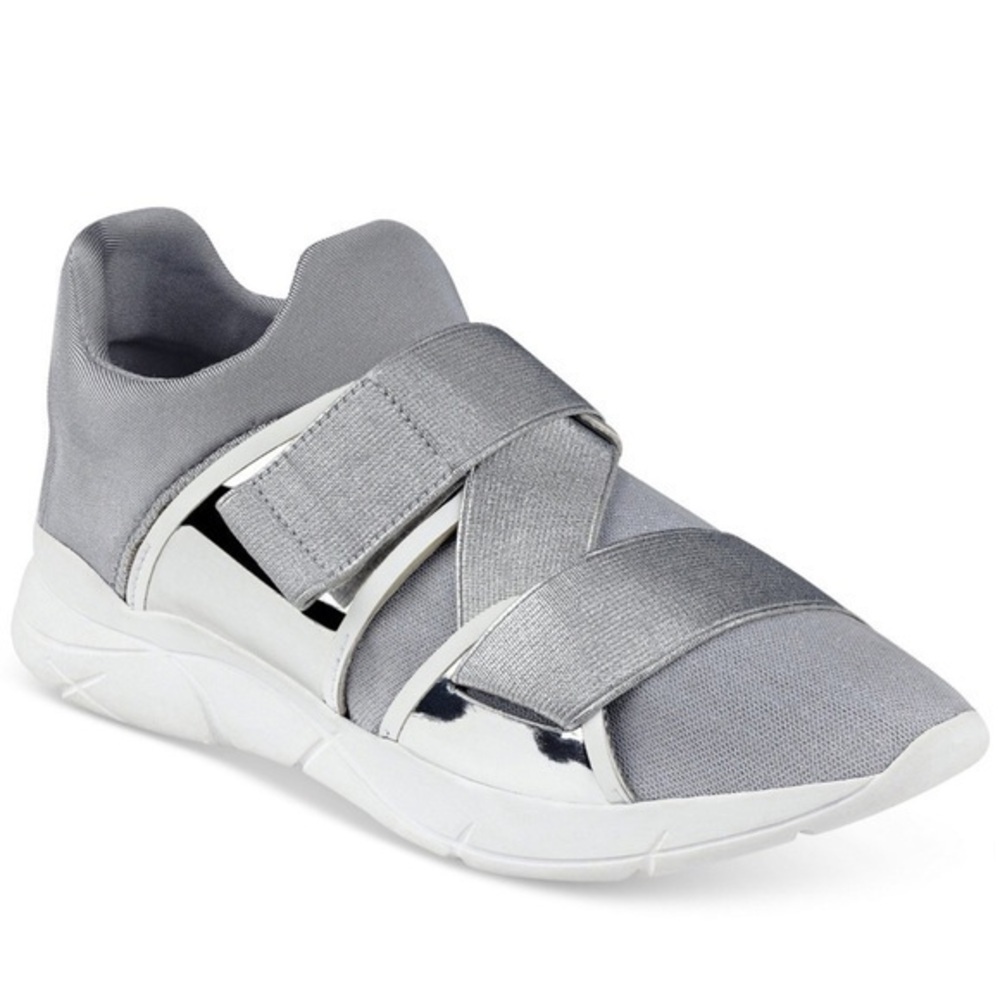 🆕Guess silver sneakers